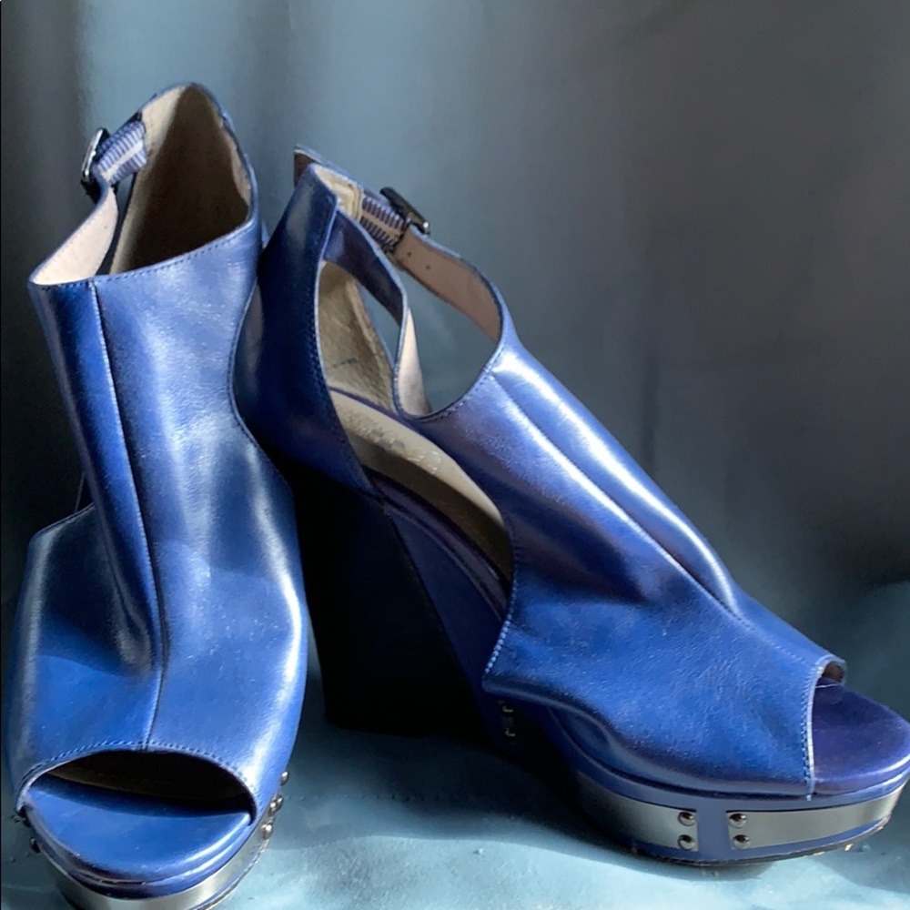 Women’s Vince Camuto Platform Sandals - Picture 7 of 8